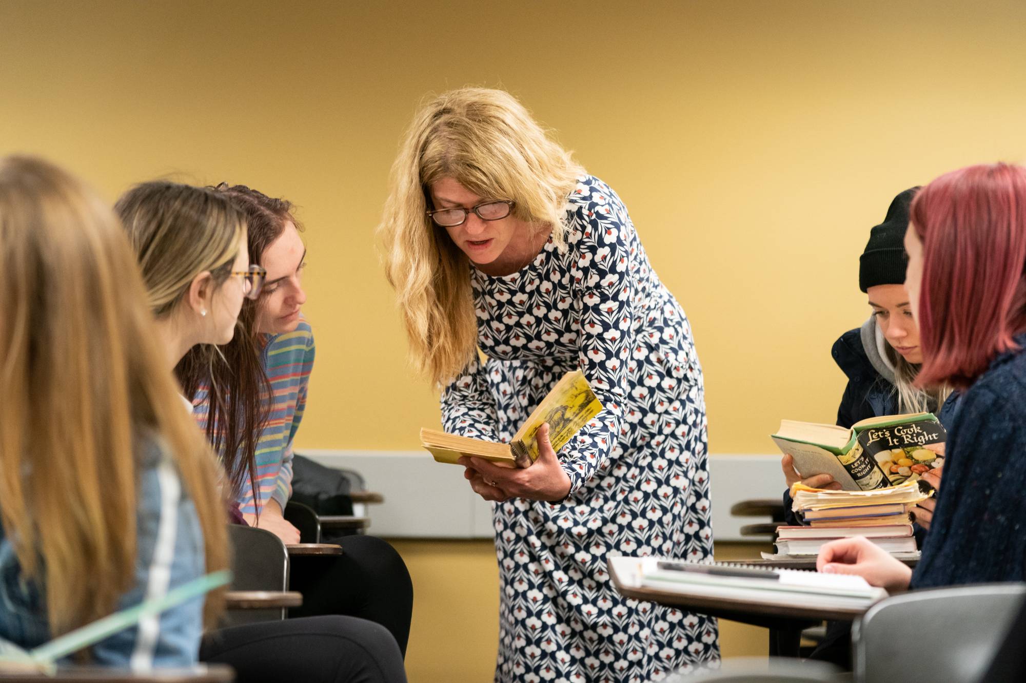 Professor Jennifer Stewart teaching Sociology of Food to small group of students